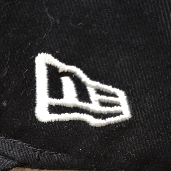 Manchester United 2 New Era Black Cap Strap Back & Black Grey Snap Back - Picture 7 of 16